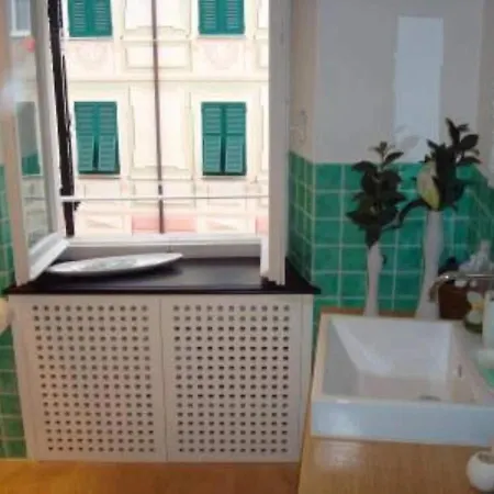 Casa Fronte Mare Apartment *