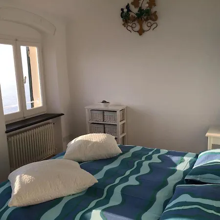 Casa Fronte Mare Apartment *